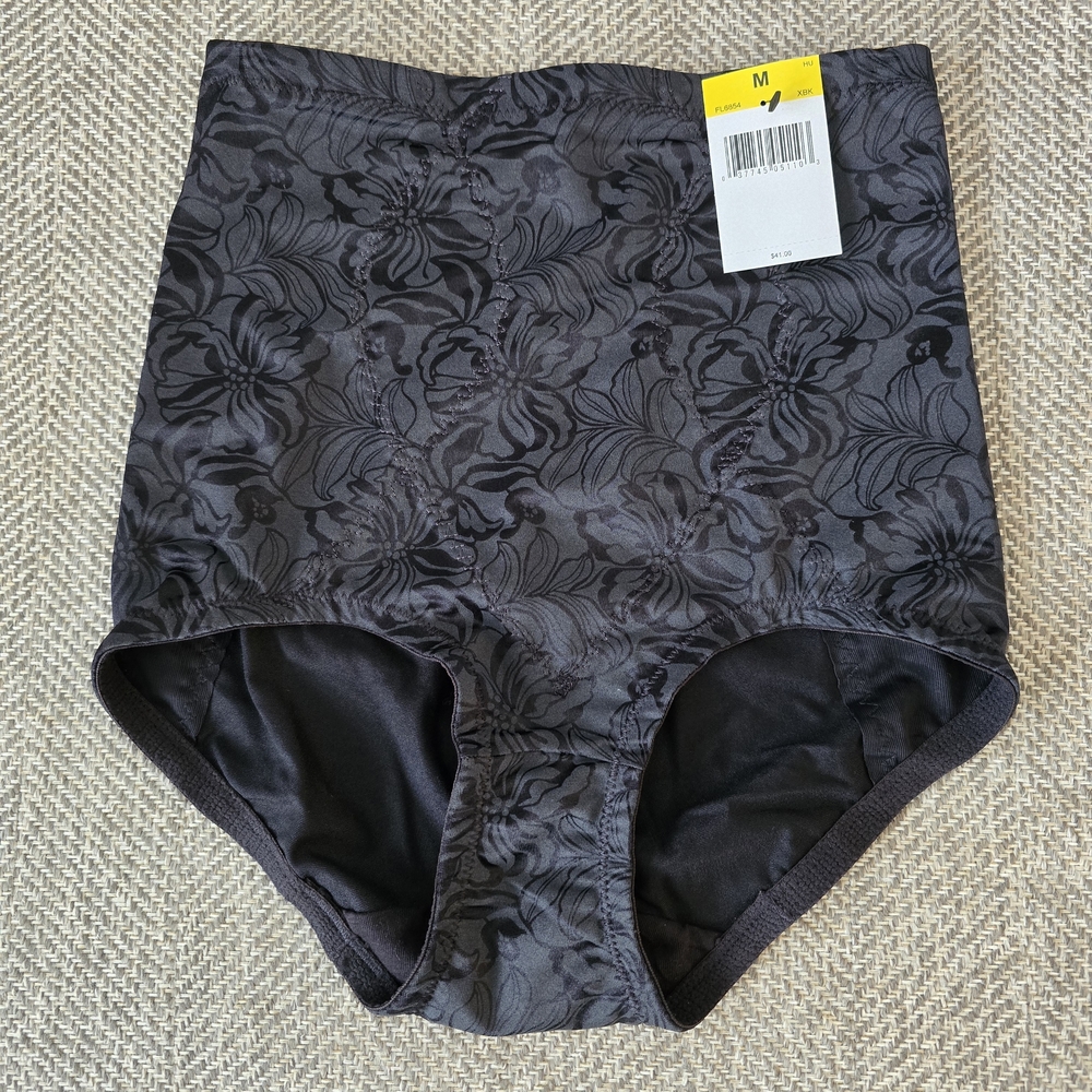 NWT Maidenform FL6854 Ultra-Firm Control Shaping Brief in Black - Size Medium